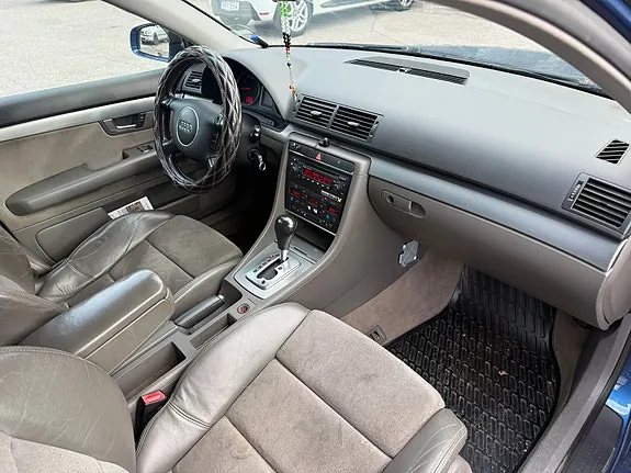 Audi A4 2004 photo 3