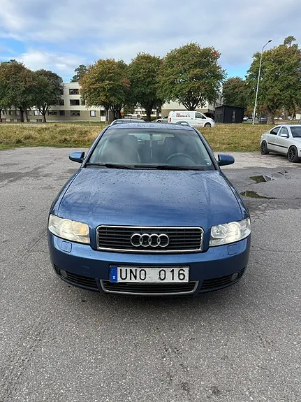 Audi A4 2004 photo 2