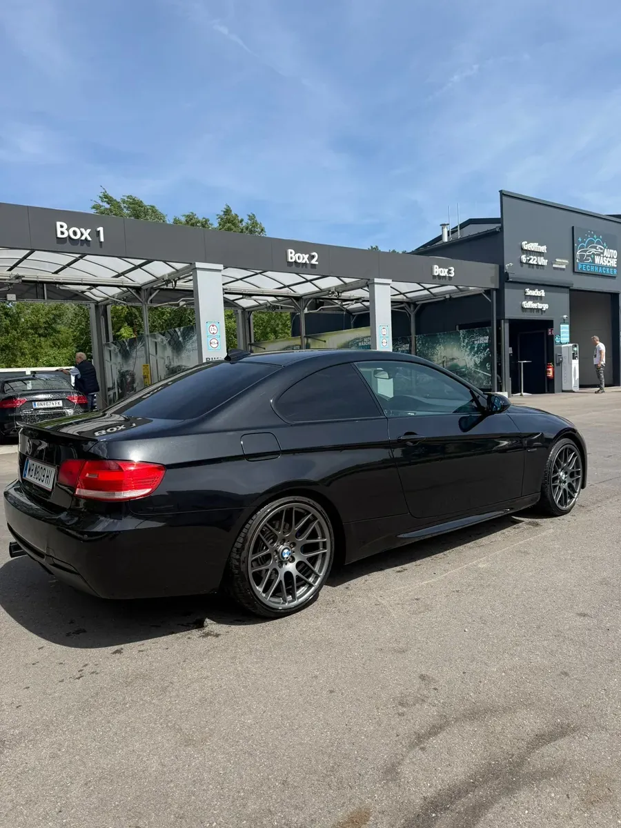 BMW 3 Series 2007 photo 2