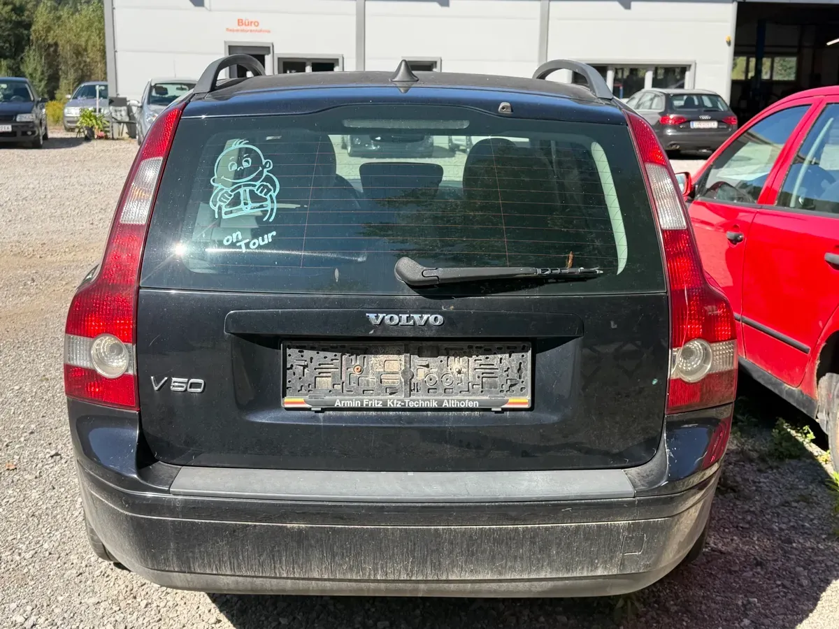 Volvo V50 2005 photo 2