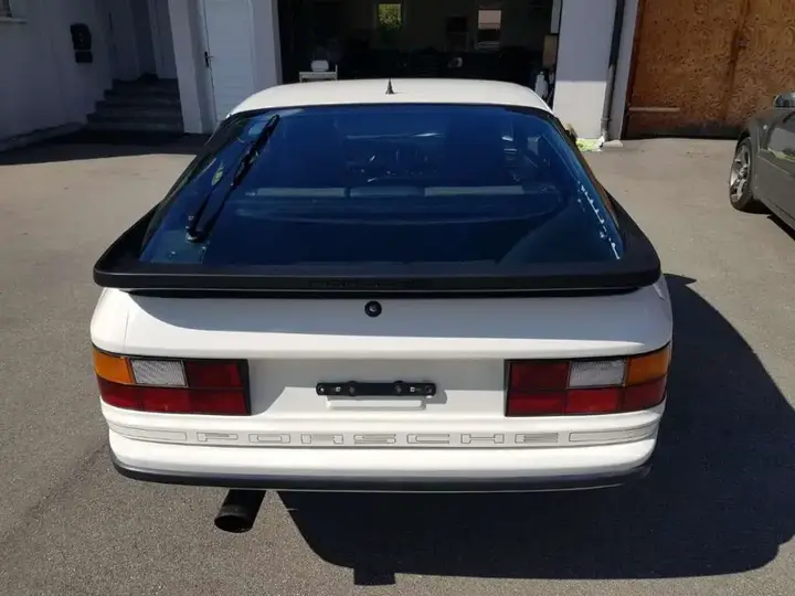Porsche 944 1988 photo 2