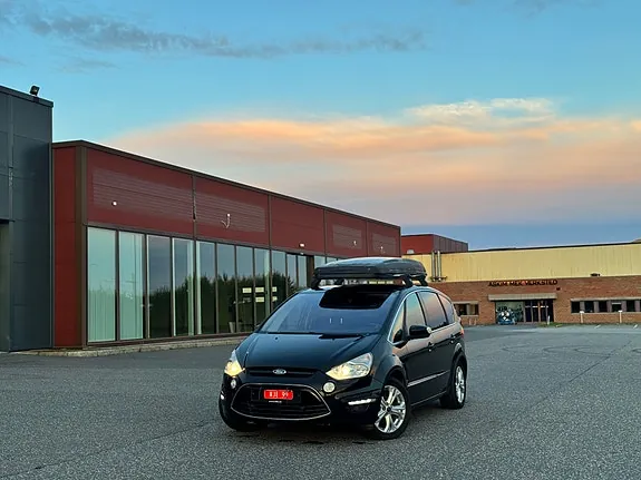 Ford S-Max 2012 photo 3