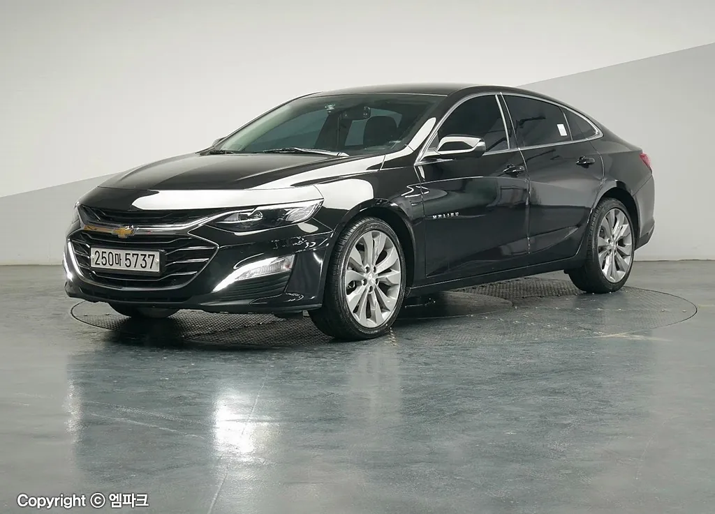 Chevrolet Malibu 2019 photo 2