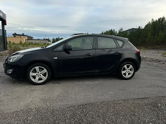 Opel Astra 2010 photo 3