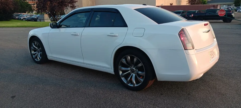Chrysler 300 2014 photo 3
