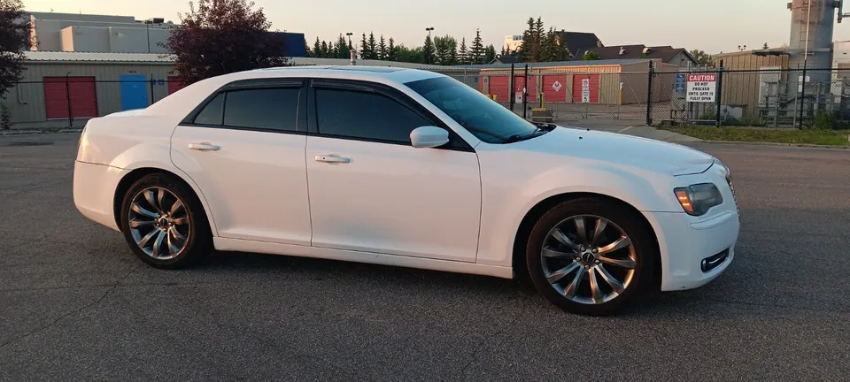 Chrysler 300 2014 photo 2