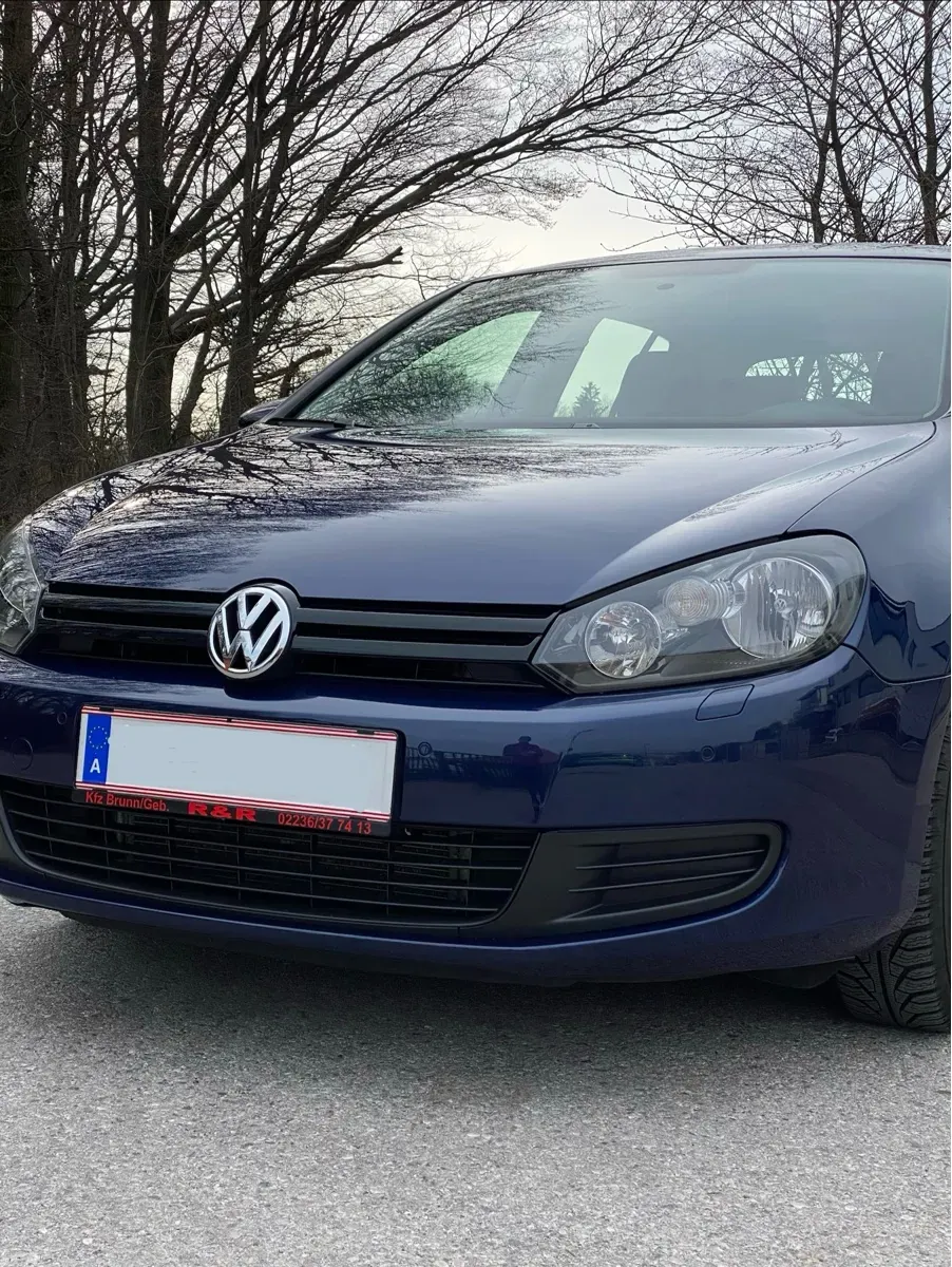 Volkswagen Golf 2011 photo 2