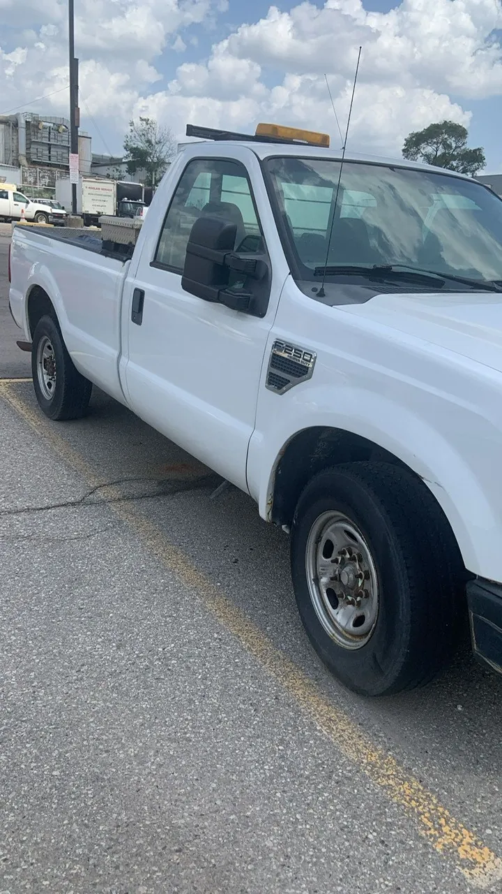 Ford F250 2011 photo 2