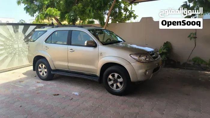 Toyota Fortuner 2008 photo 2