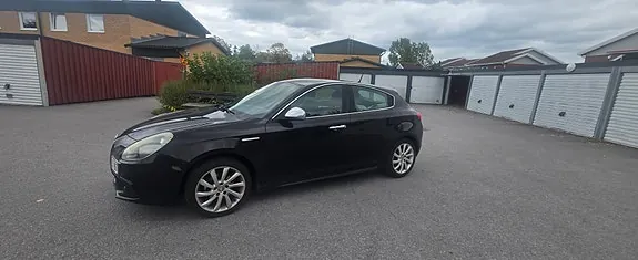 Alfa Romeo Giulietta 2013 photo 3