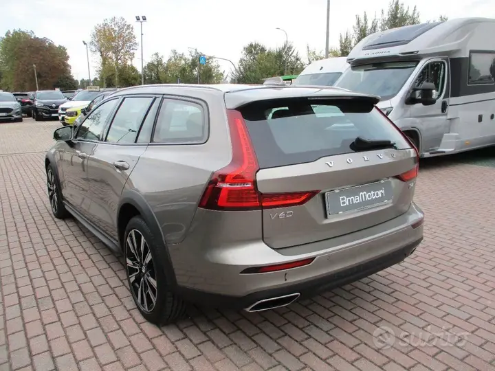 Volvo V60 Cross Country 2021 photo 3