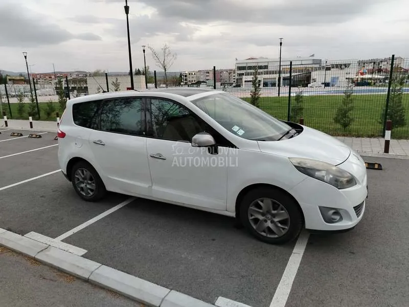 Renault Grand Scenic 2011 photo 2