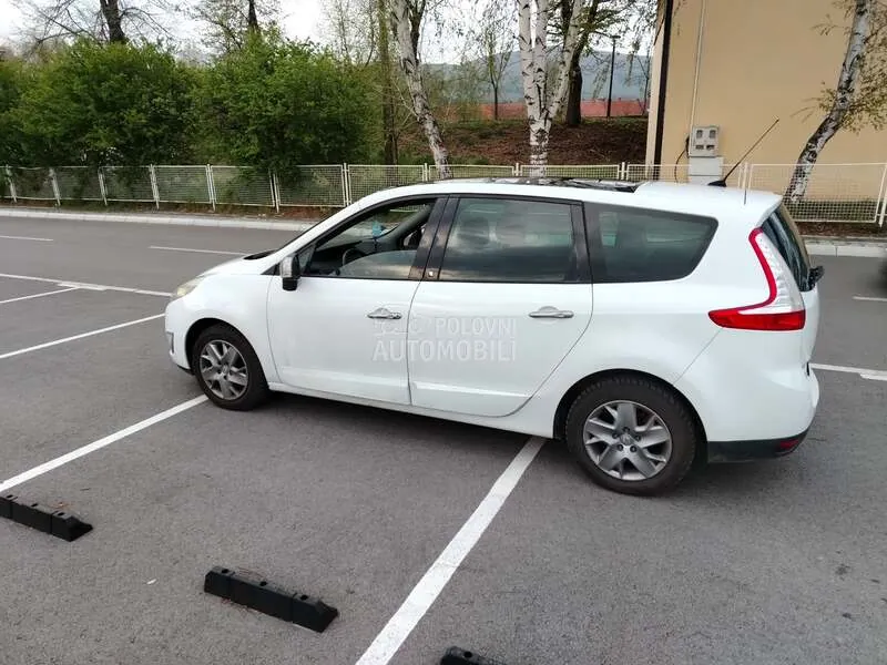 Renault Grand Scenic 2011 photo 3