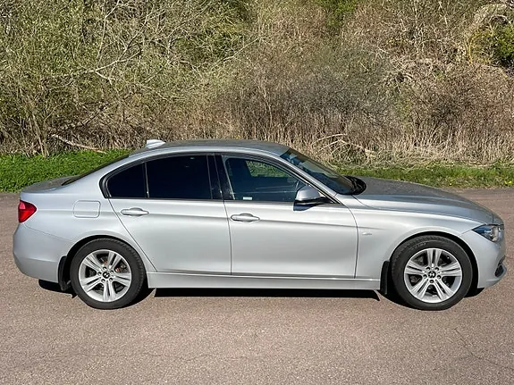 BMW 320D 2017 photo 2