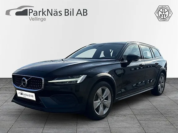 Volvo V60 2022 photo 2