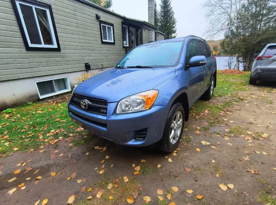 Toyota Rav4 2010 photo 3