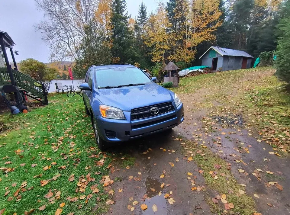 Toyota Rav4 2010 photo 4