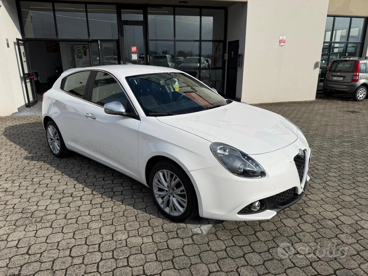 Alfa Romeo Giulietta 2016 photo 2