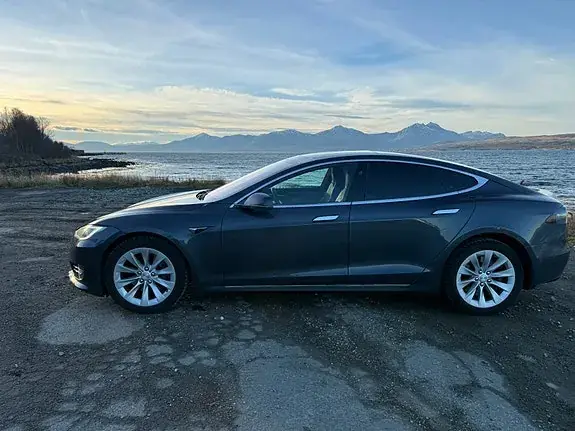 Tesla Model S 2017 photo 3