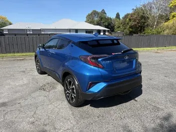 Toyota C-Hr 2018 photo 3