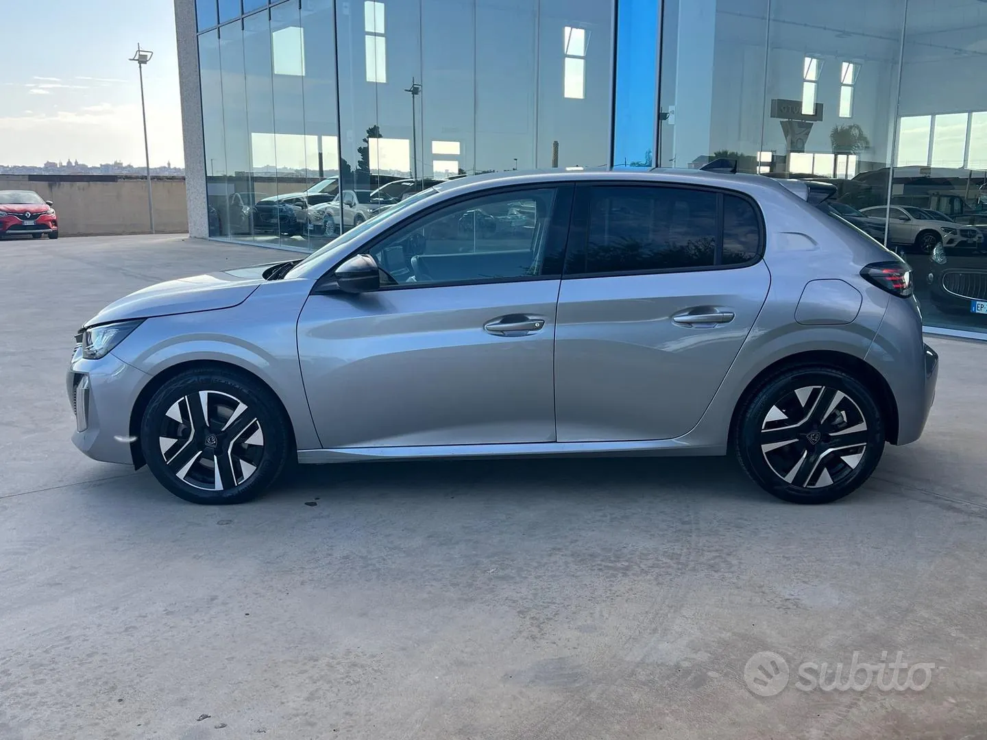 Peugeot 208 2024 photo 2