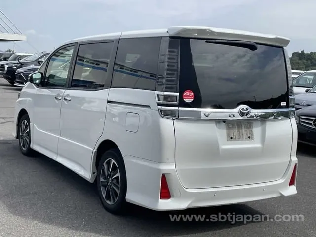 Toyota Voxy Zs 2021 photo 3