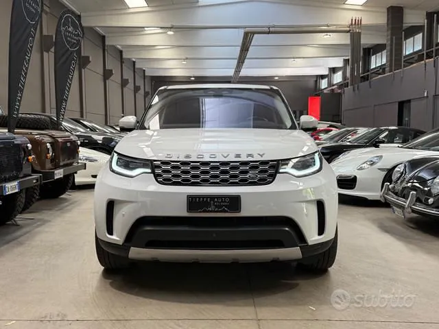 Land Rover Discovery 2024 photo 2