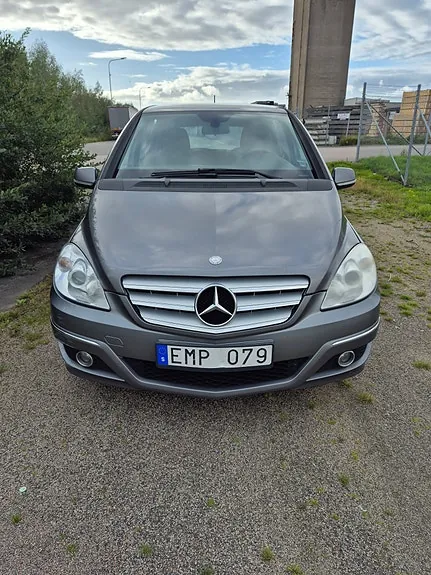 Mercedes-Benz B180 2011 photo 3