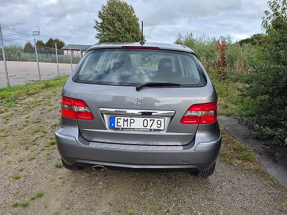 Mercedes-Benz B180 2011 photo 5