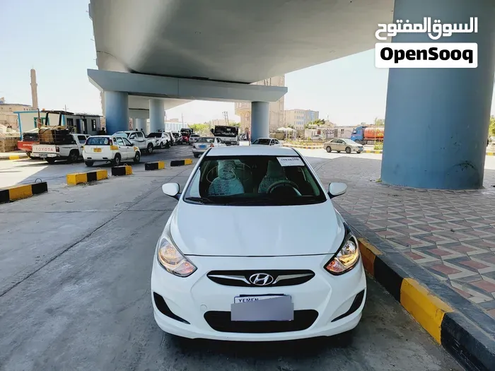 Hyundai Accent 2013 photo 2