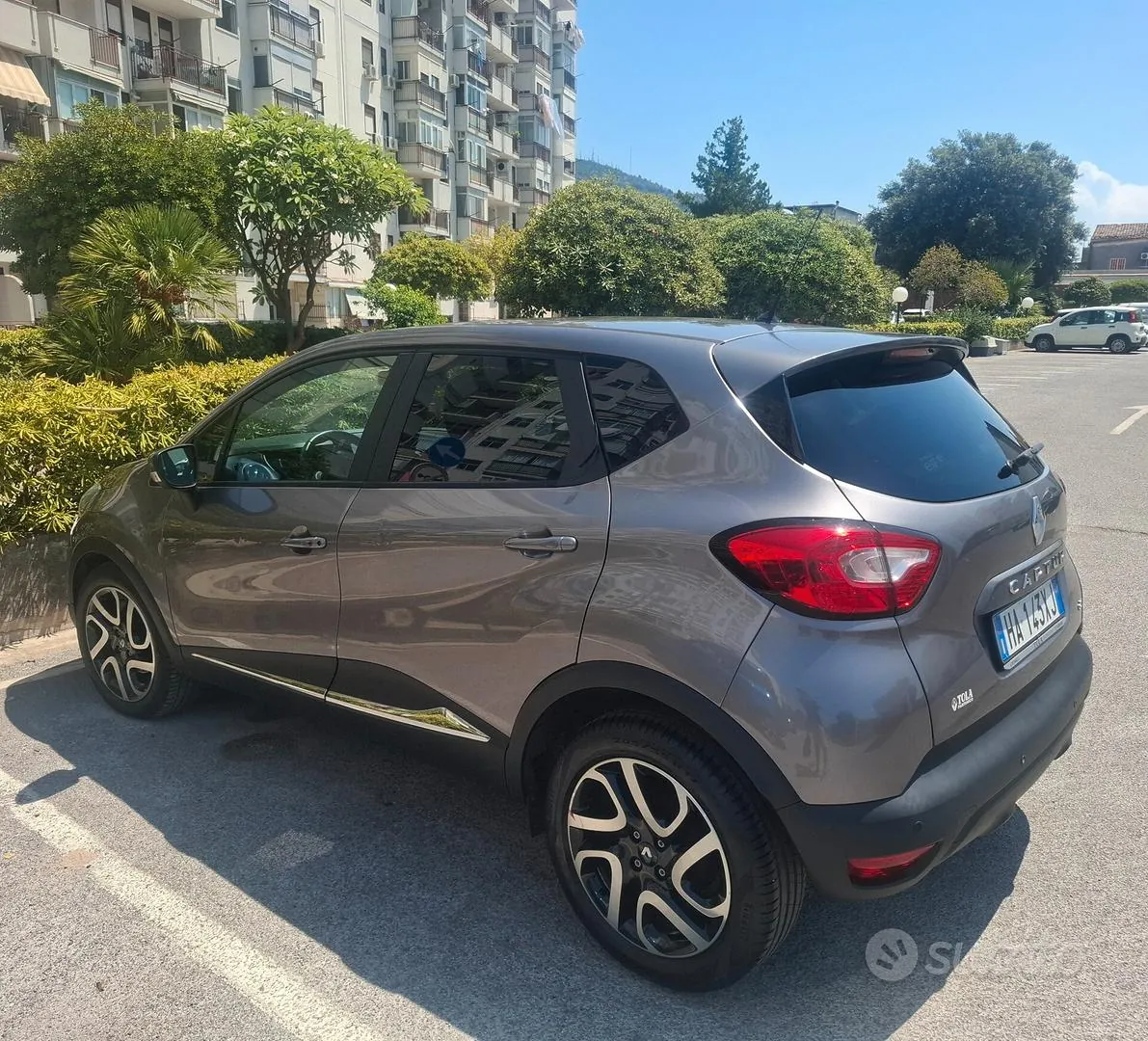 Renault Captur 2015 photo 2