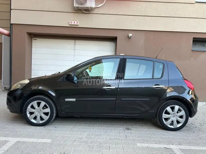 Renault Clio 2009 photo 3