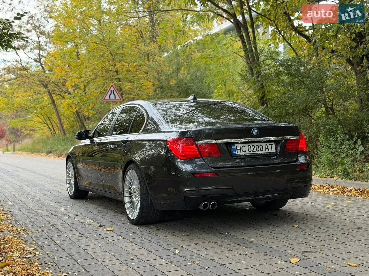 BMW 7 Series 2009 photo 4