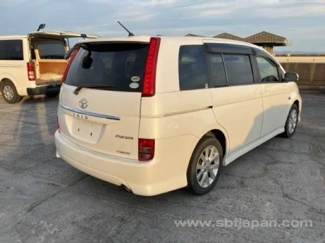 Toyota Isis 2007 photo 4