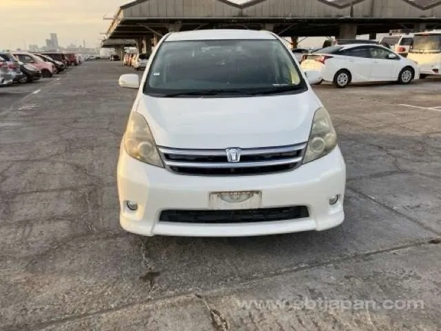 Toyota Isis 2007 photo 5