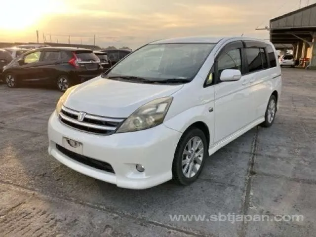 Toyota Isis 2007 photo 2