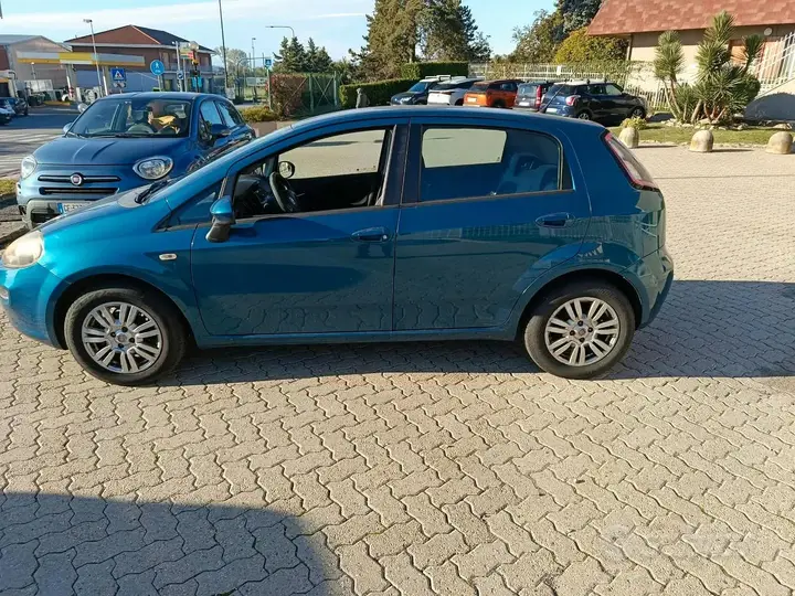 Fiat Punto 2013 photo 2