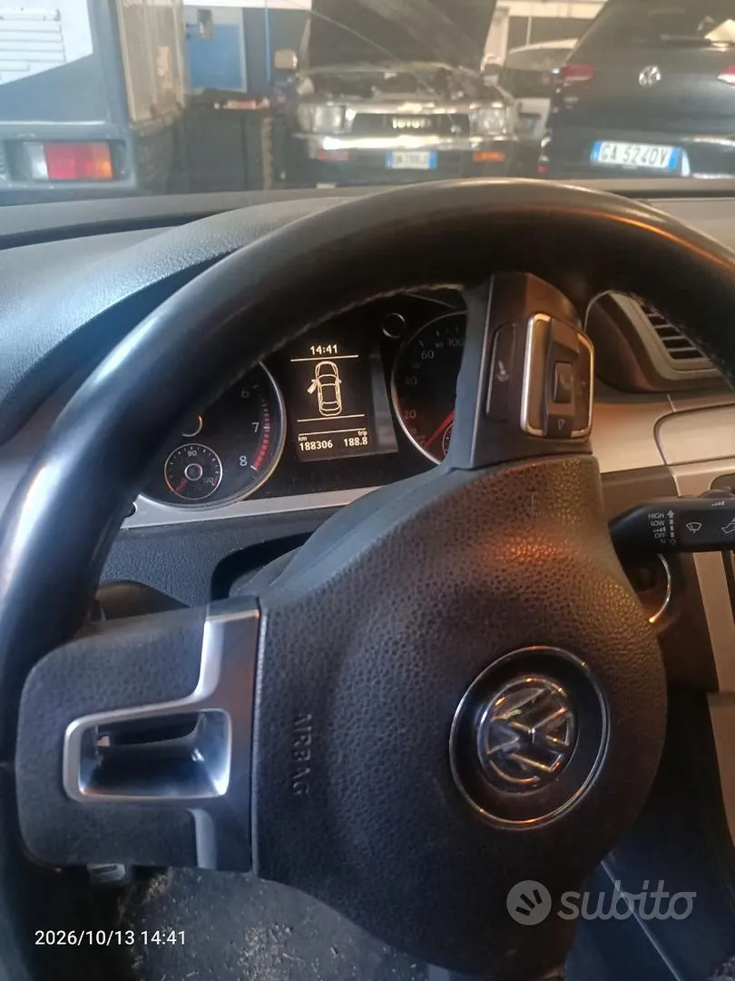 Volkswagen Passat 2010 photo 2