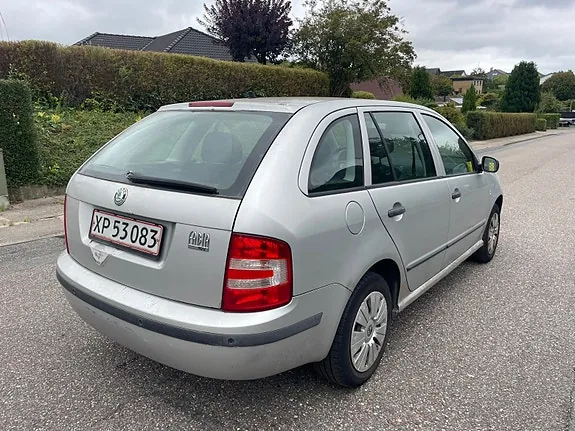 Skoda Fabia 2006 photo 4
