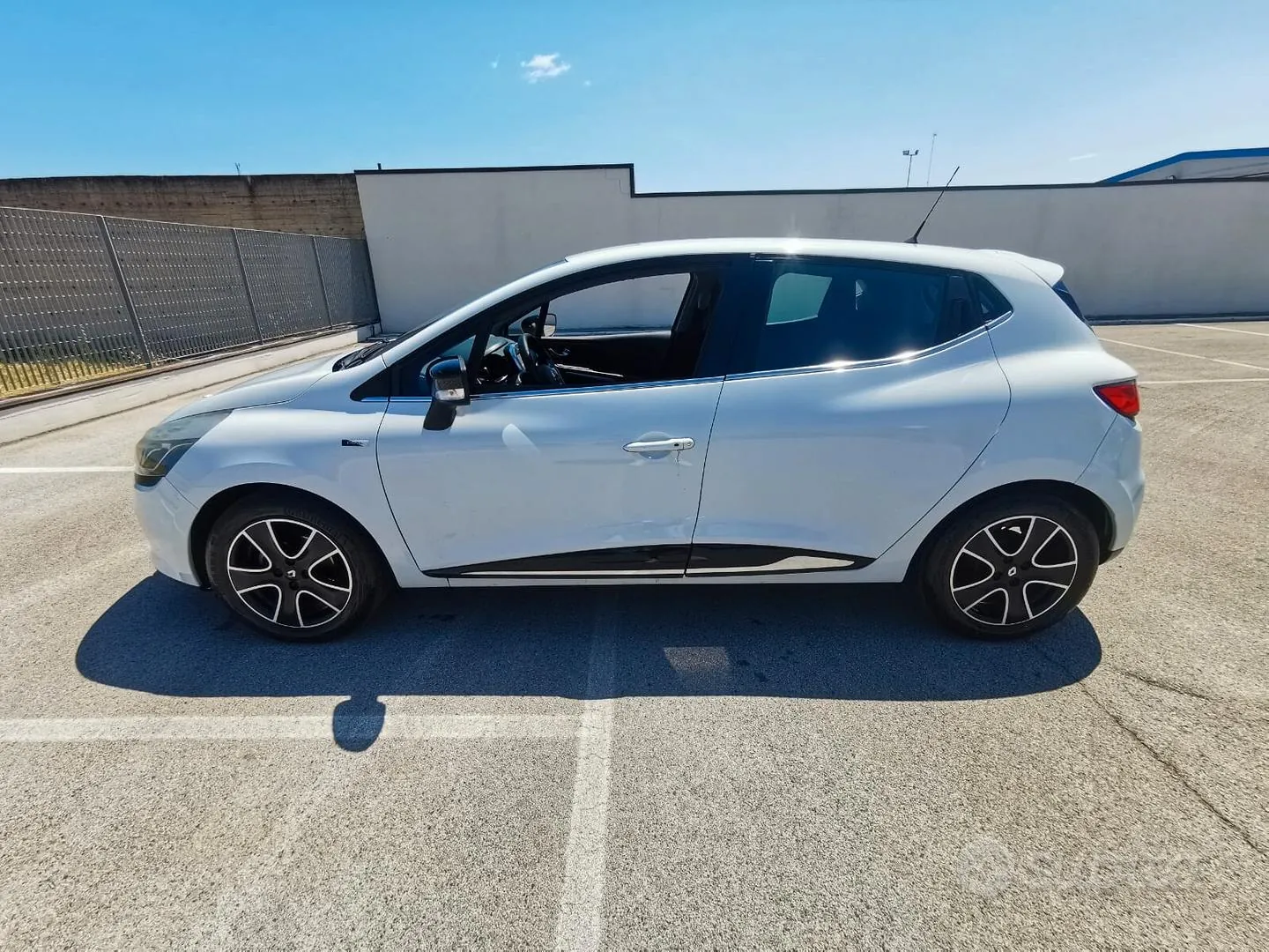 Renault Clio 2015 photo 4