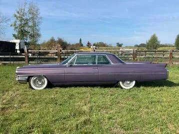 Cadillac Coupe De Ville 1963 photo 3