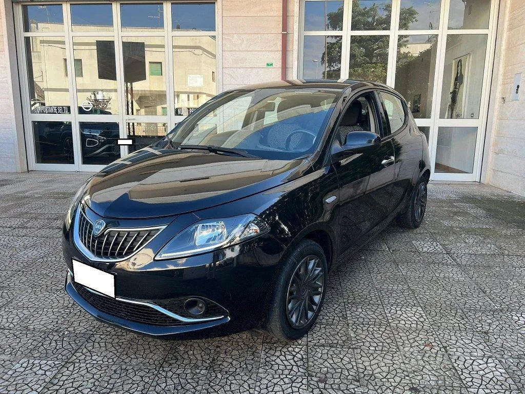 Lancia Ypsilon 2022 photo 2