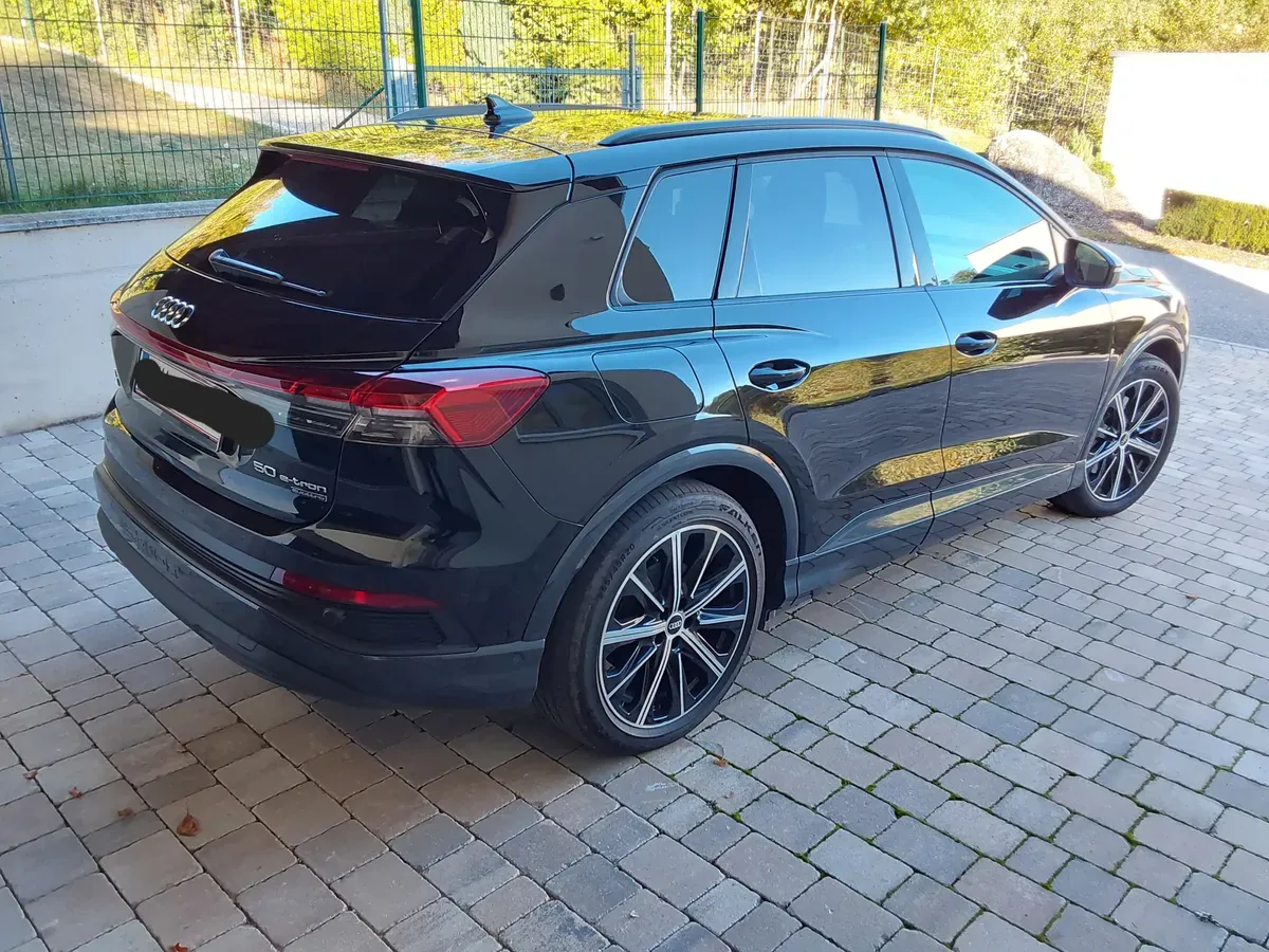 Audi Q4 2023 photo 3