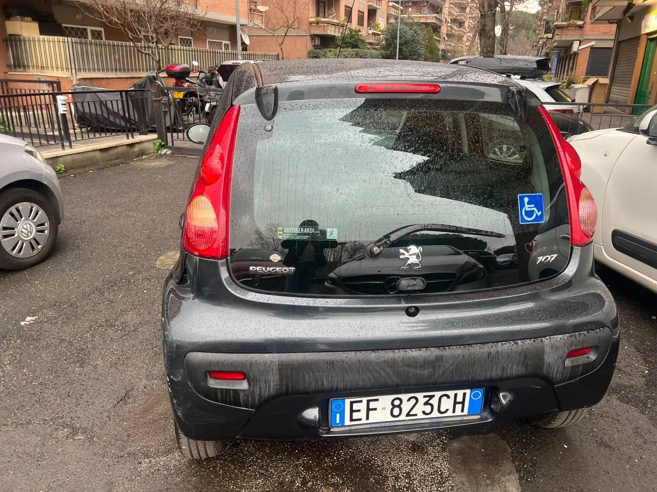 Peugeot 107 2011 photo 3