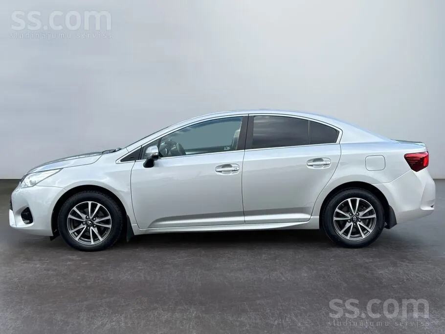Toyota Avensis 2016 photo 2