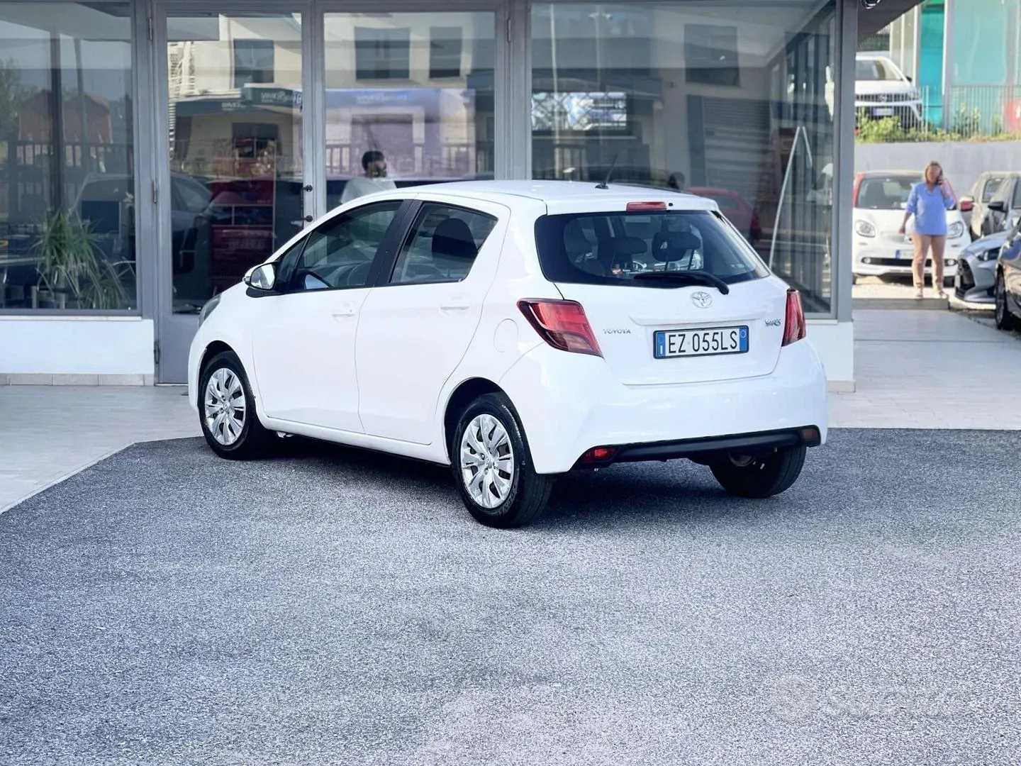Toyota Yaris 2015 photo 4