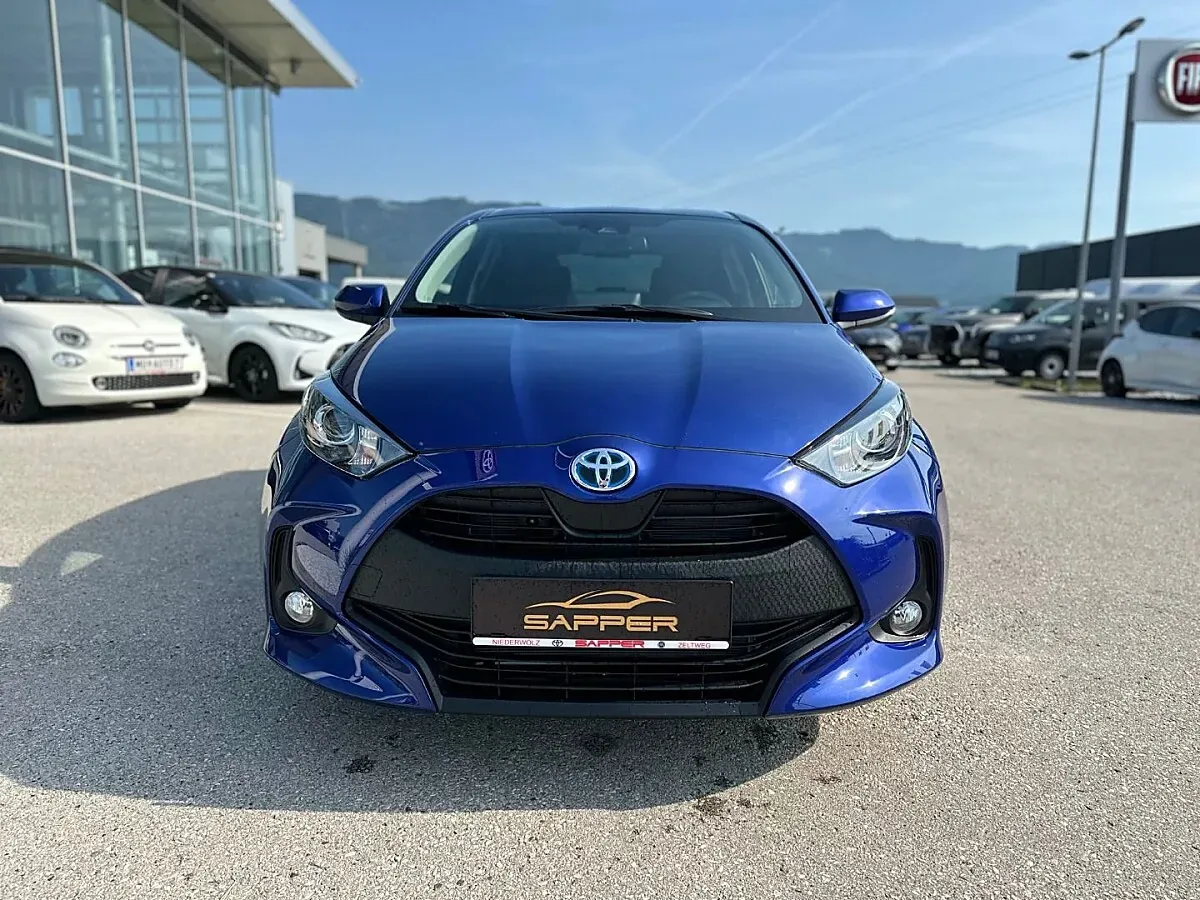 Toyota Yaris 2023 photo 2