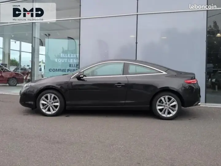 Renault Laguna 2012 photo 2