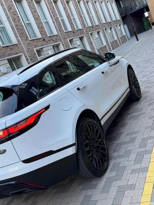 Land Rover Range Rover Velar 2018 photo 4