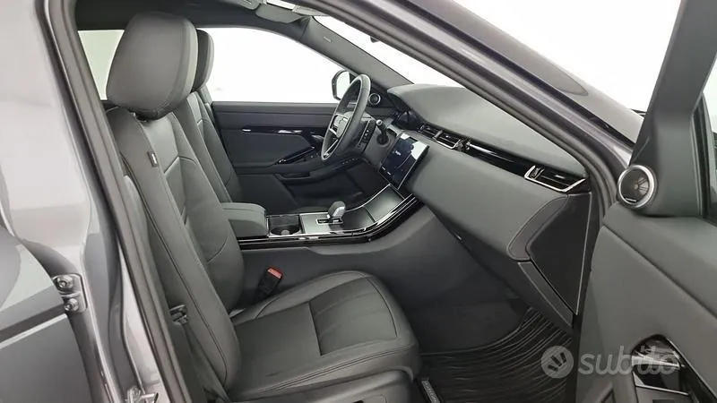 Land Rover Range Rover Evoque 2025 photo 3